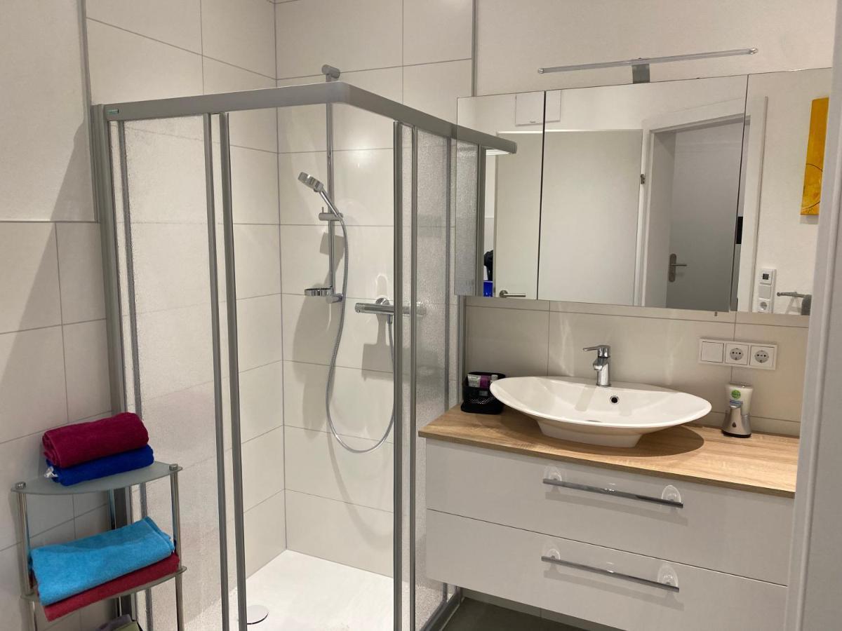 Wohnung City Nord Mit Balkon Herzogsdorf Luaran gambar