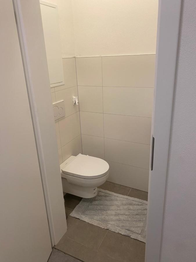 Wohnung City Nord Mit Balkon Herzogsdorf Luaran gambar