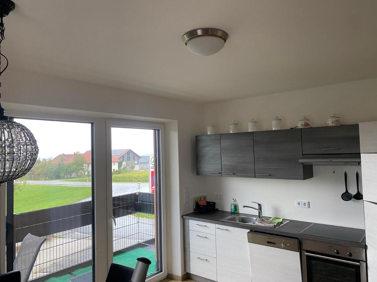 Wohnung City Nord Mit Balkon Herzogsdorf Luaran gambar
