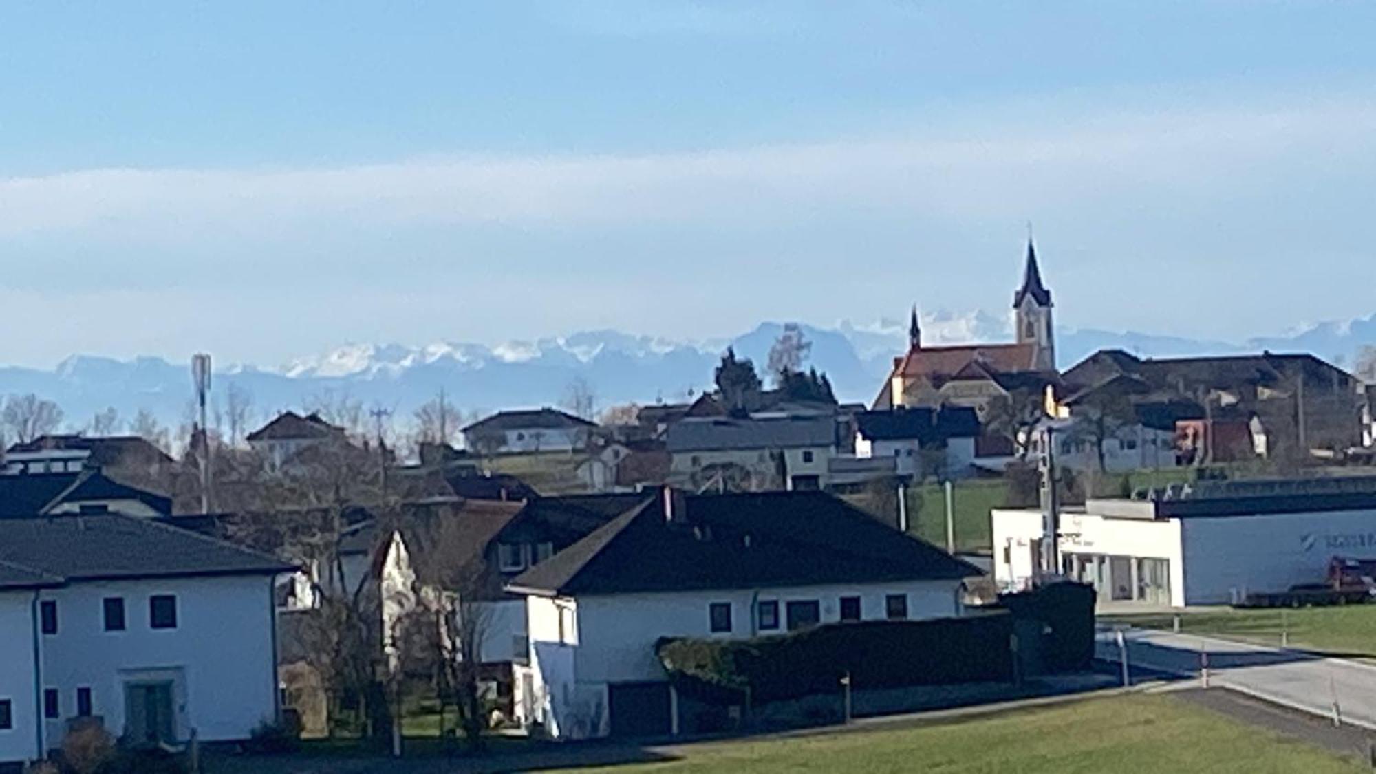 Wohnung City Nord Mit Balkon Herzogsdorf Luaran gambar