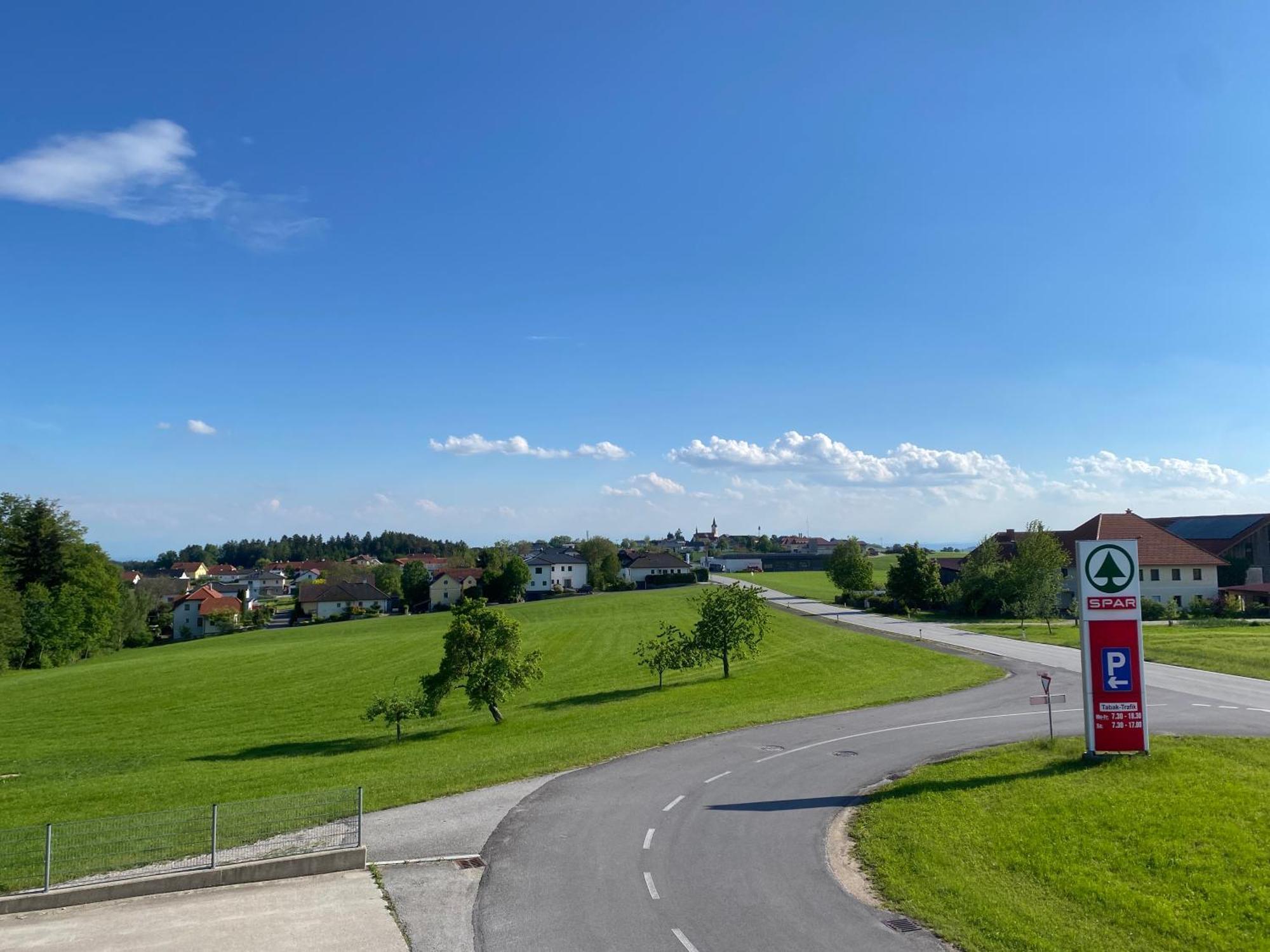 Wohnung City Nord Mit Balkon Herzogsdorf Luaran gambar