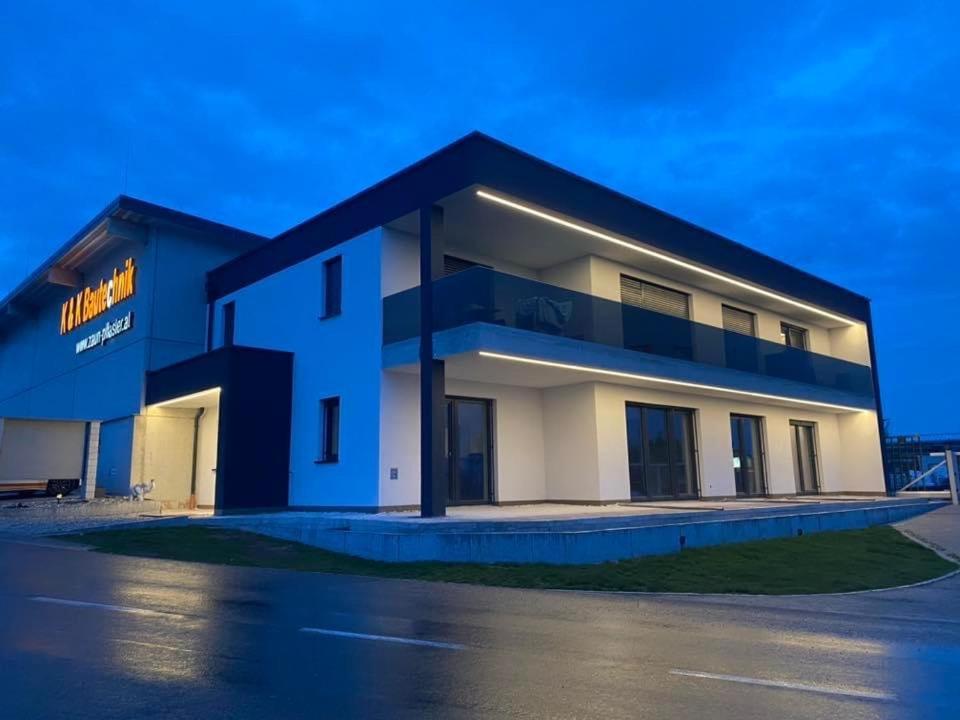 Wohnung City Nord Mit Balkon Herzogsdorf Luaran gambar
